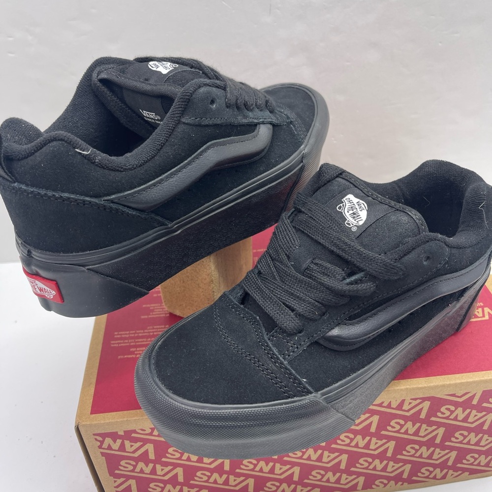 Vans WMNS Knu Stack
Black/Black
VN000CP6BKA Platform Sneakers - Picture 10 of 16
